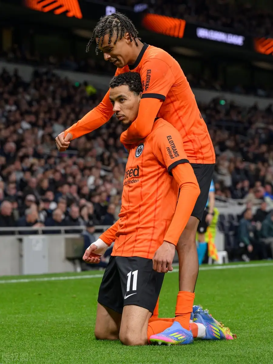 米兰体育官网-转会期波尔图复出首秀——欧联节点到来；赛场秩序良好；年轻球员得到机会(波尔蒂芒斯转会)