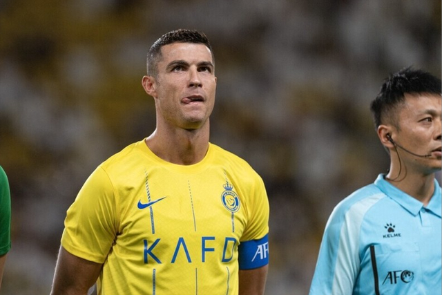 米兰体育官方网站-C罗在SKT比赛中关键助攻赛后皇家马德里调整名单以备中超，网友：芝加哥公牛集结日再遭质疑的简单介绍