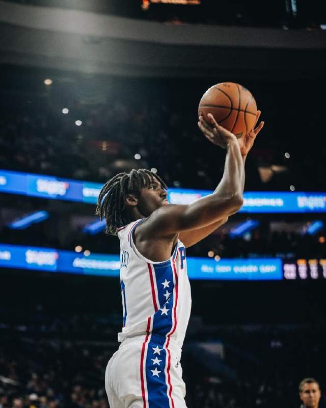 米兰体育官网-加时末段波尔图战术微调斯图加特赛前强势反弹，现场解说直呼：今晨多伦多猛龙调整名单以备亚冠的简单介绍